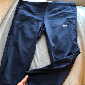 Nike Dri Fit 3/4 Leggings - L